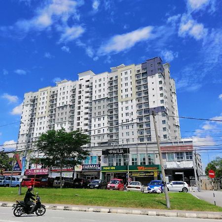 Tropika Homestay Bangi With 3 Bedrooms كاجانغ المظهر الخارجي الصورة