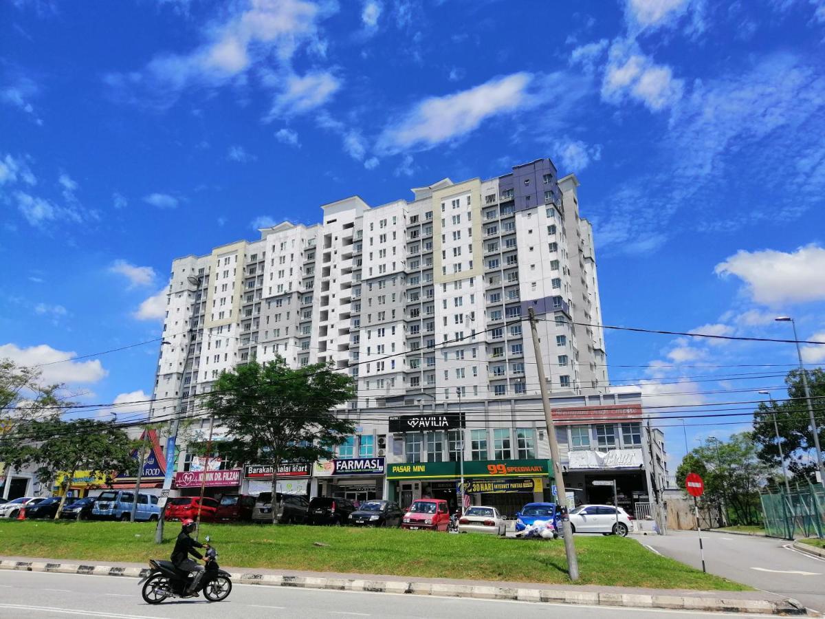Tropika Homestay Bangi With 3 Bedrooms كاجانغ المظهر الخارجي الصورة